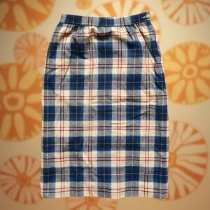 Vintage plaid wool pencil skirt by Pendleton, size 6